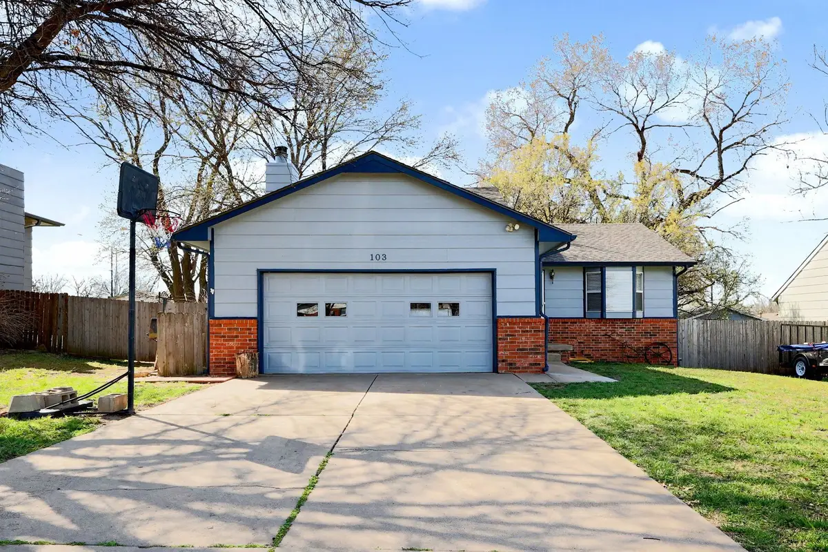 103 W Rockwood, Mulvane, KS 67110 - #1