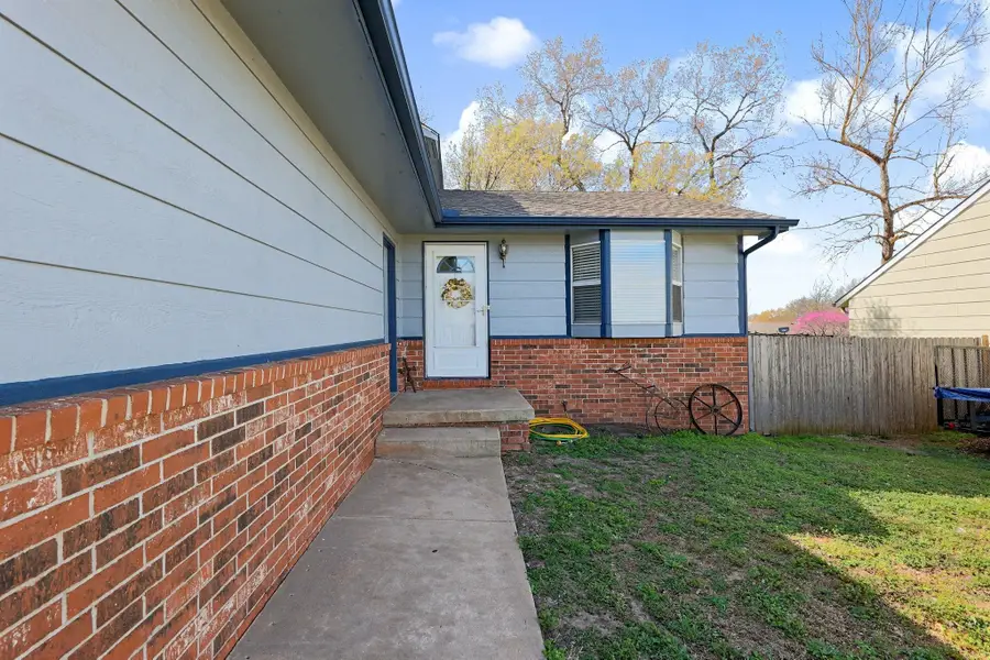103 W Rockwood, Mulvane, KS 67110 - #3