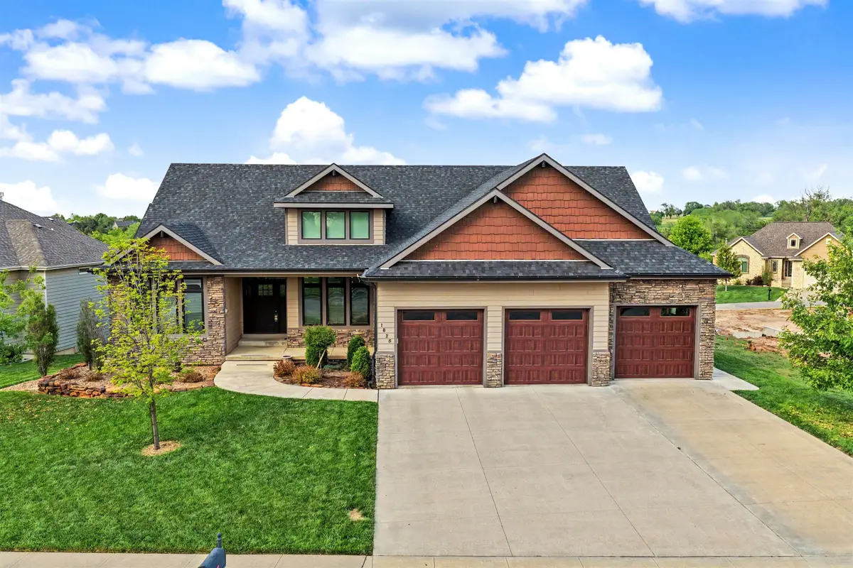 1825 Overlook Dr, Salina, KS 67401 - #1