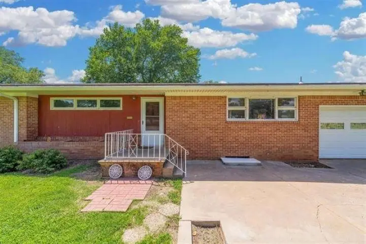 606 N Kansas Ave, Anthony, KS 67003 - #3