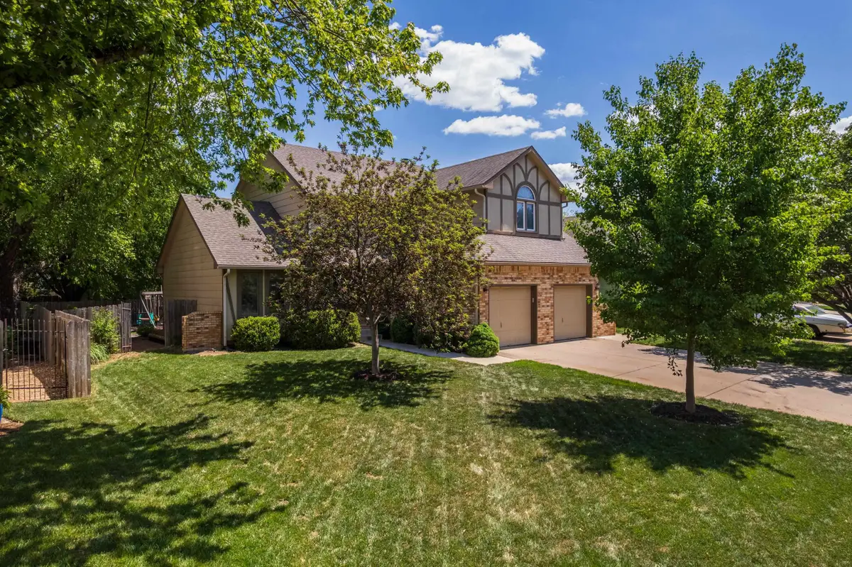204 S Crosswood Ln, Derby, KS 67037 - #1