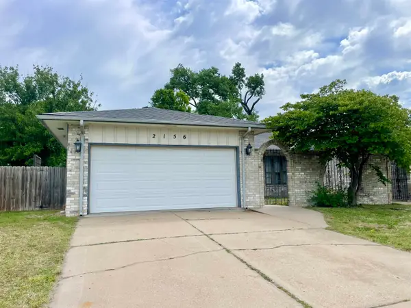 2156 S White Oak Dr, Wichita, KS 67207