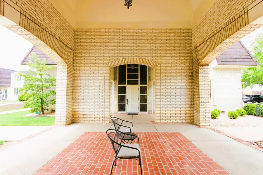 7077 E Central Ave #4, Wichita, KS 67206 - #2