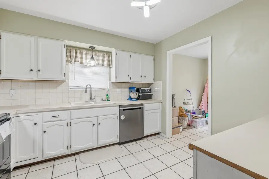 6 N Ridge Way Rd, Rose Hill, KS 67133-9431 - #3