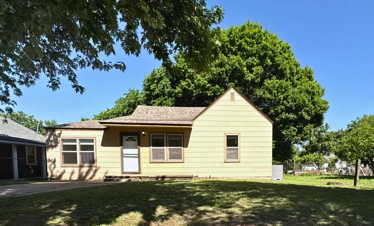 1316 N 9 Th, Arkansas City, KS 67005 - #1