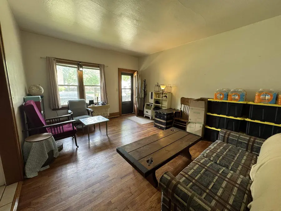 322 NE 5th St, Abilene, KS 67410 - #3