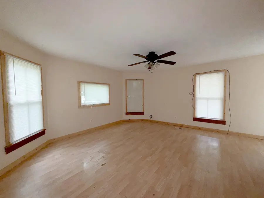 215 N Lincoln St, Bennington, KS 67422 - #2