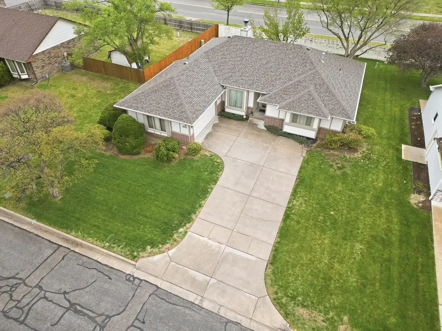 1934 S Stacey St, Wichita, KS 67207 - #2