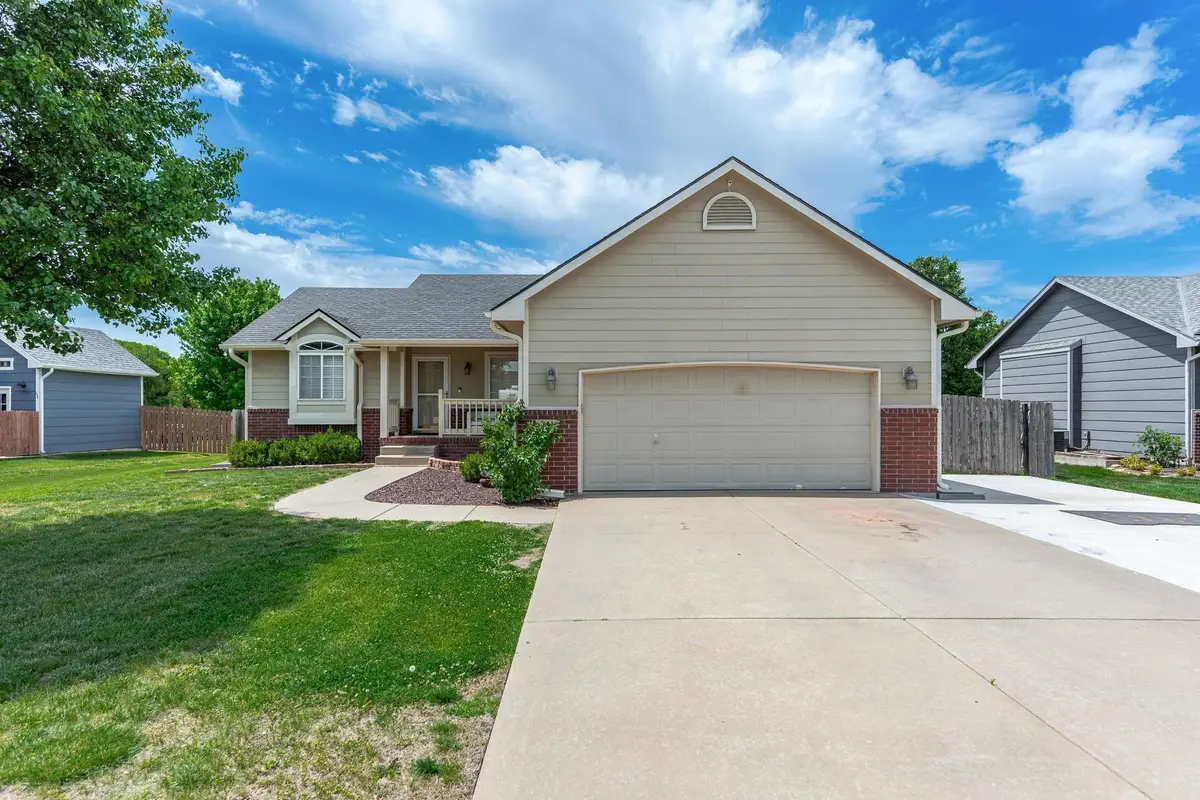 611 Austin Ln, Sedgwick, KS 67135 - #1
