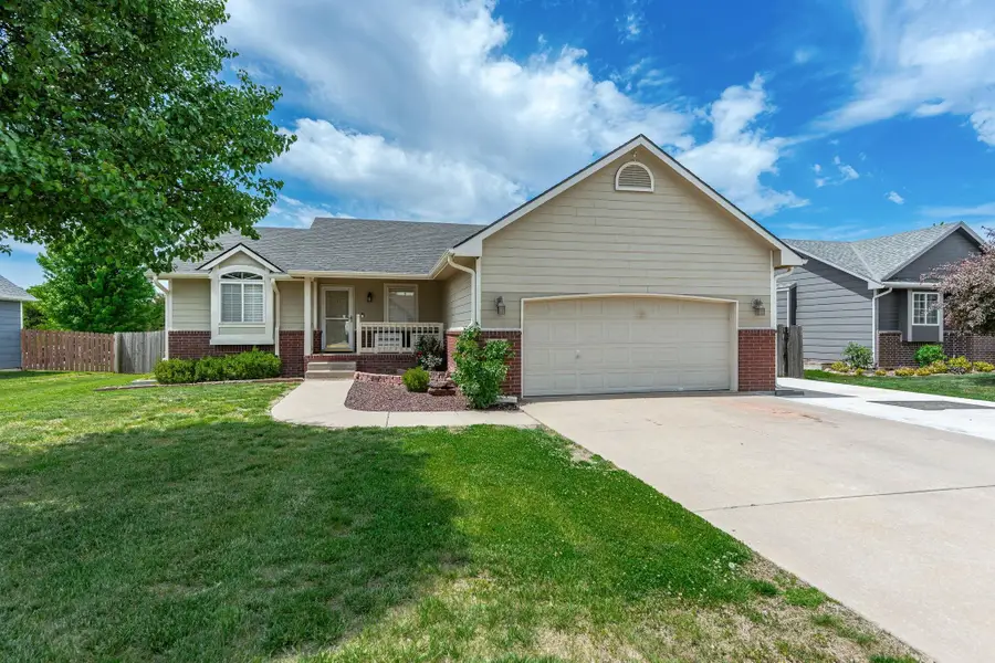 611 Austin Ln, Sedgwick, KS 67135 - #2