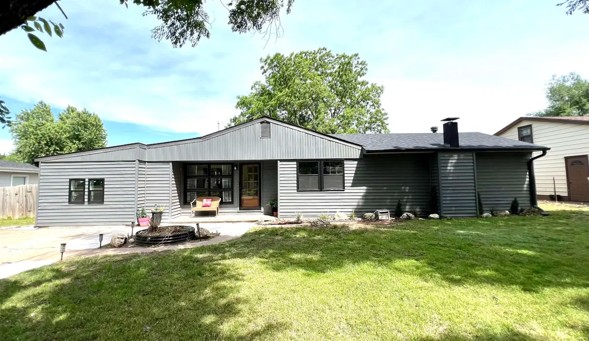 1124 N 7th, Arkansas City, KS 67005 - #1