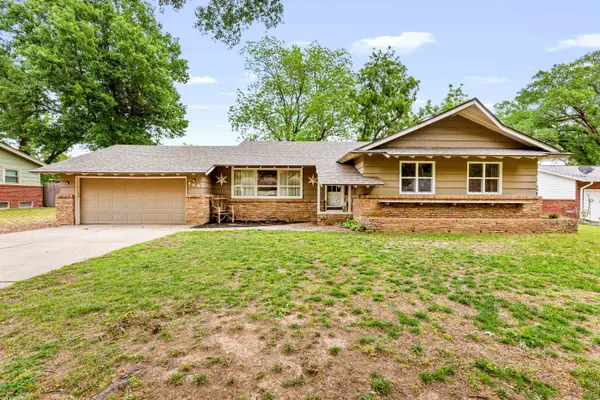 944 N Valleyview Ln, Wichita, KS 67212