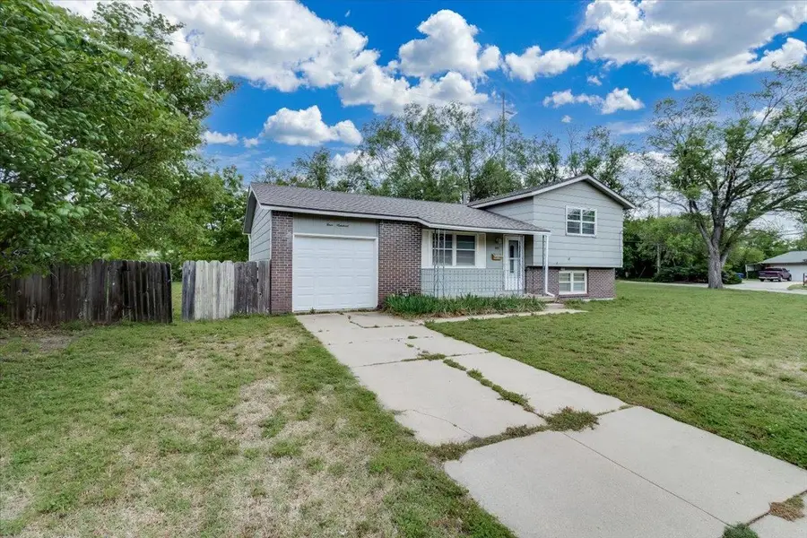 400 N Hickory, Valley Center, KS 67147 - #3