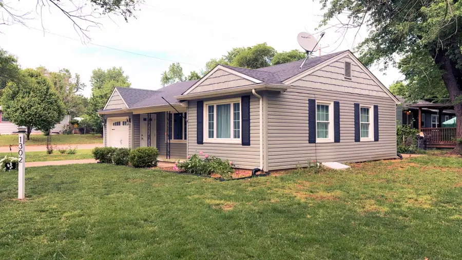 1302 Shelden, El Dorado, KS 67042 - #2