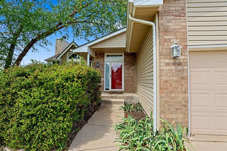 2929 N Parkwood Ct, Wichita, KS 67220 - #3