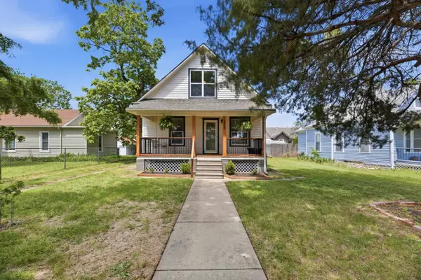 218 E 10th St, Newton, KS 67114