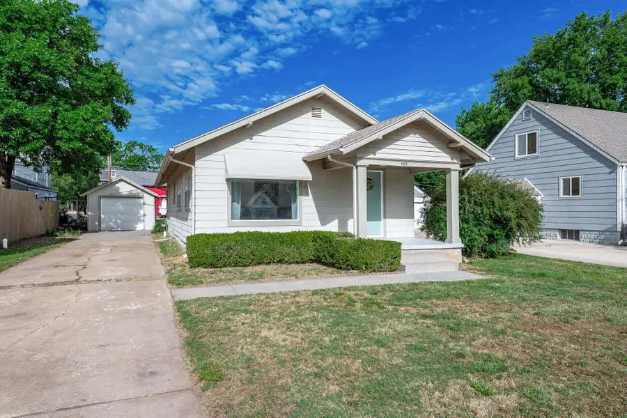 403 N Marshall St, Cheney, KS 67025 - #2