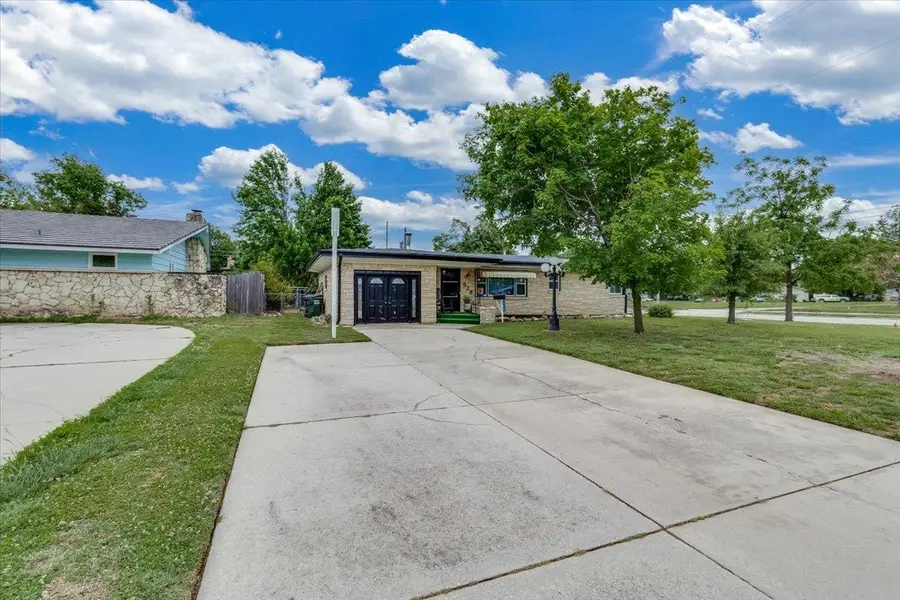 528 Sweezy, Halstead, KS 67056 - #2