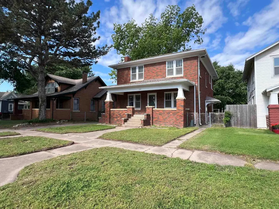 215 N 3rd, Arkansas City, KS 67005 - #2