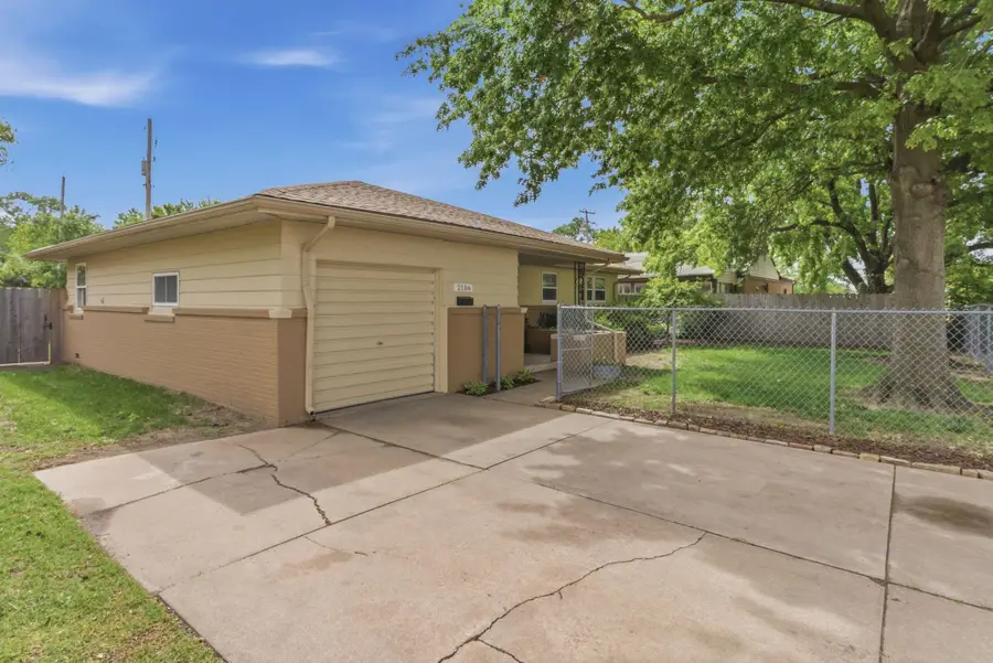 2106 N Woodrow Ave, Wichita, KS 67203 - #3