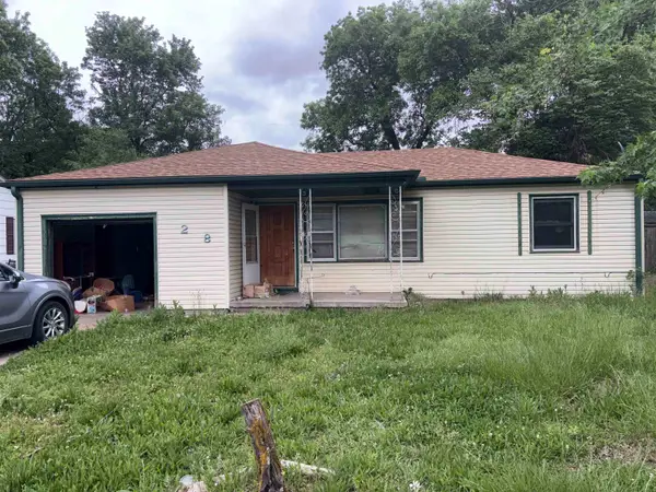 1208 N Manchester, Newton, KS 67114