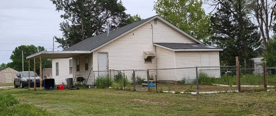 321 N Main St, South Haven, KS 67140 - #2