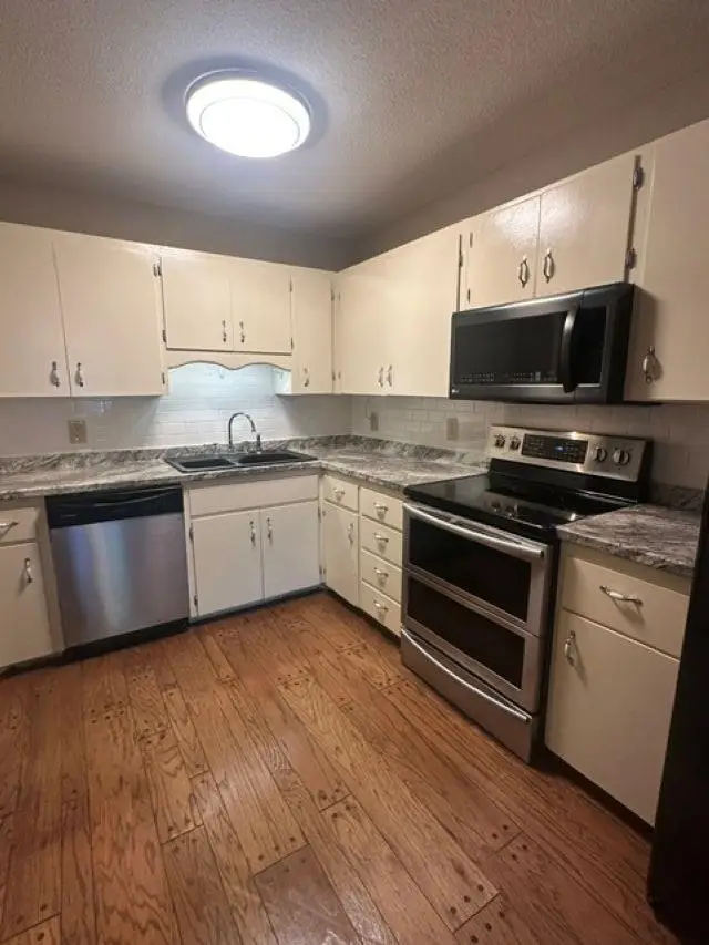 206 W Glenn St, Mulvane, KS 67110 - #3