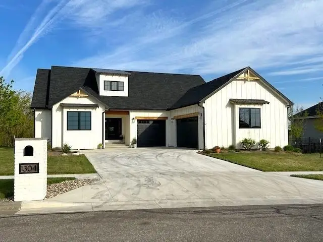 1304 Larkspur Ln, Salina, KS 67401 - #1