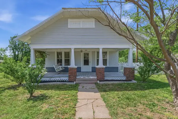 203 S Arthur St, El Dorado, KS 67042