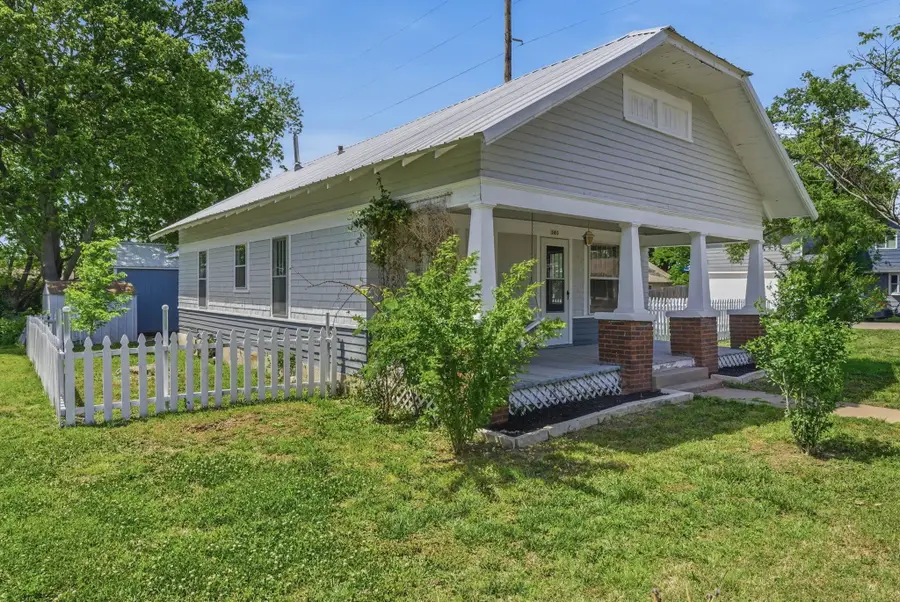 203 S Arthur St, El Dorado, KS 67042 - #2
