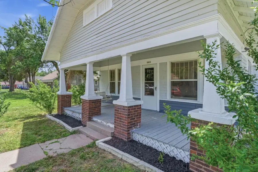 203 S Arthur St, El Dorado, KS 67042 - #3