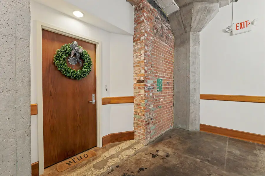 151 N Rock Island St Apt 2f, Wichita, KS 67202 - #3