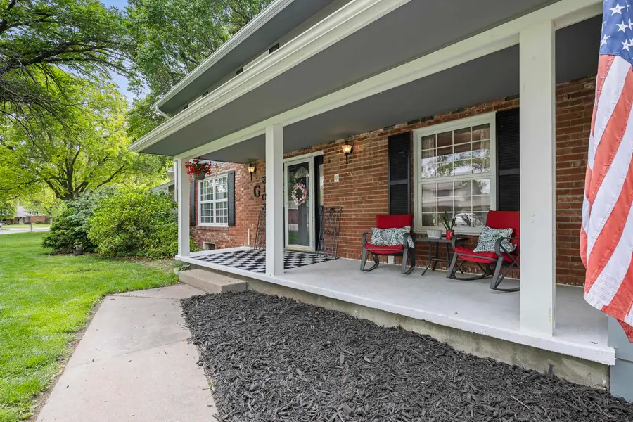 3103 Northwestern Ave, Hutchinson, KS 67502 - #2