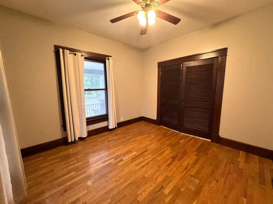 714 N Olive St, Abilene, KS 67410 - #3