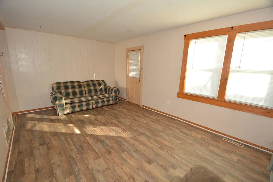 1444 S Pershing Ave, Wichita, KS 67218 - #2