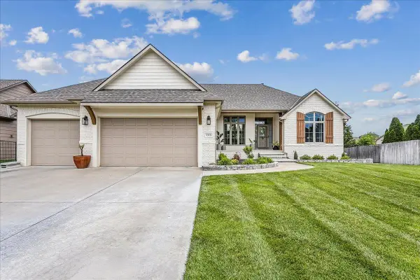 1315 S City View Cir, Wichita, KS 67235-3446