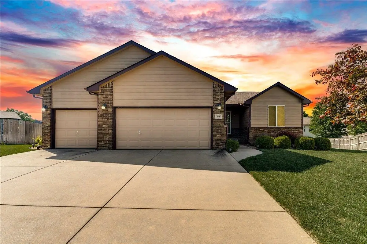 840 E Winding Ln Ct, Derby, KS 67037 - #1