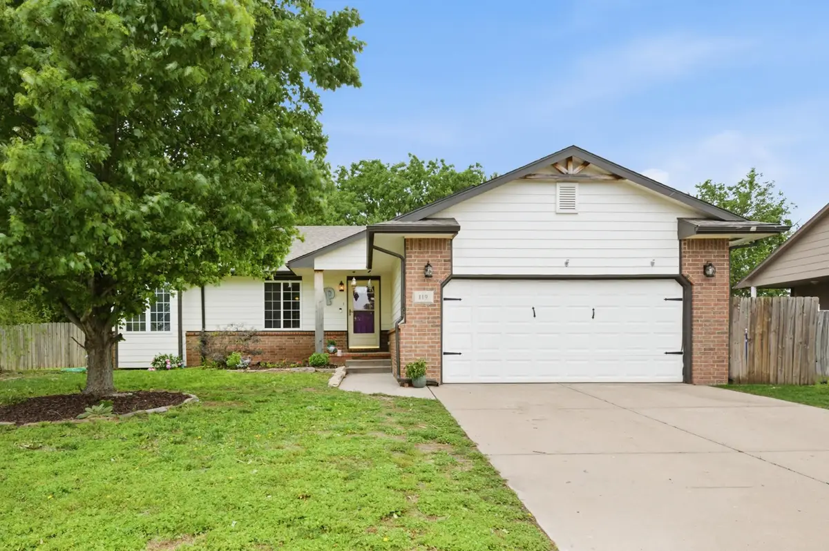 119 N Devinshire, Bentley, KS 67016 - #1