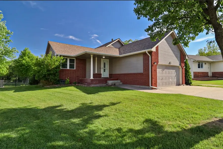 866 S Bedford Ct, Wichita, KS 67207 - #2