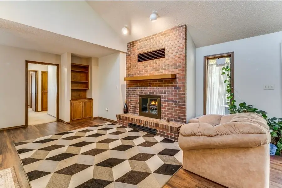 16 N Circle Dr, Mulvane, KS 67110 - #2