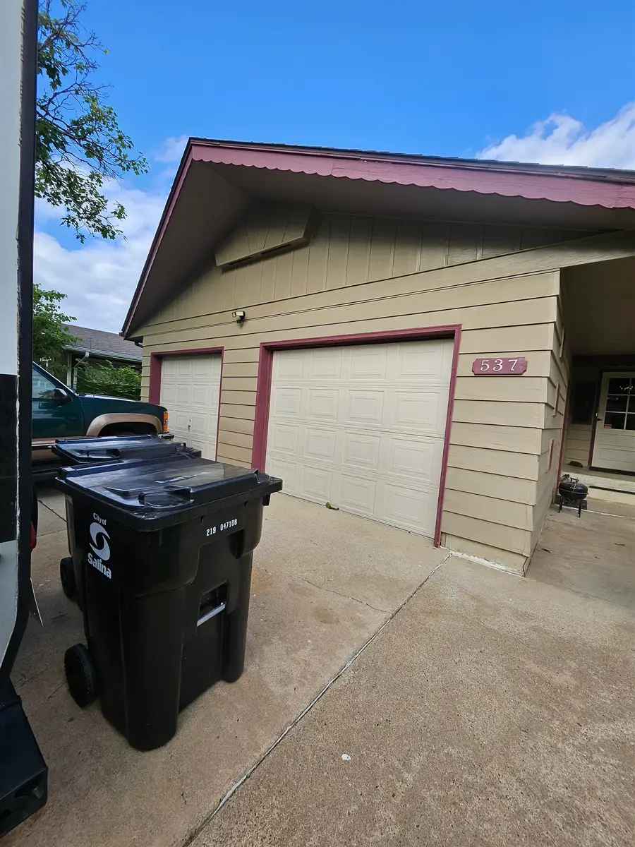 537 Aullwood Rd, Salina, KS 67401 - #3