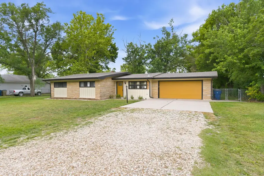 161 S Westview Dr, Andover, KS 67002 - #2