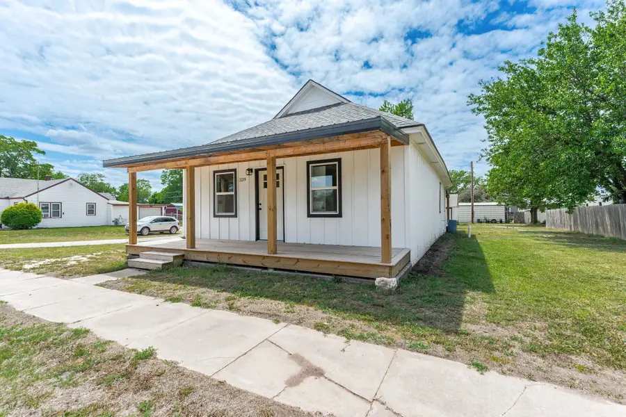 339 S Briarwood St, Norwich, KS 67118 - #3