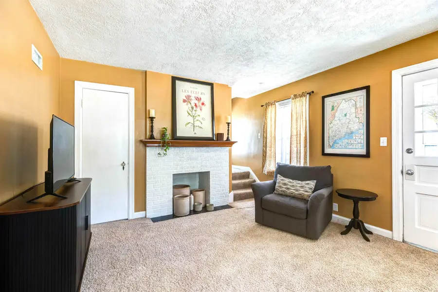 340 W Ellsworth Ave, Salina, KS 67401 - #2