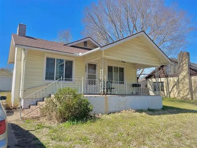 1035 N A St, Arkansas City, KS 67005 - #1