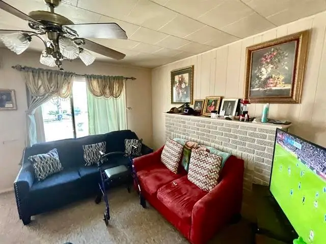 1035 N A St, Arkansas City, KS 67005 - #2
