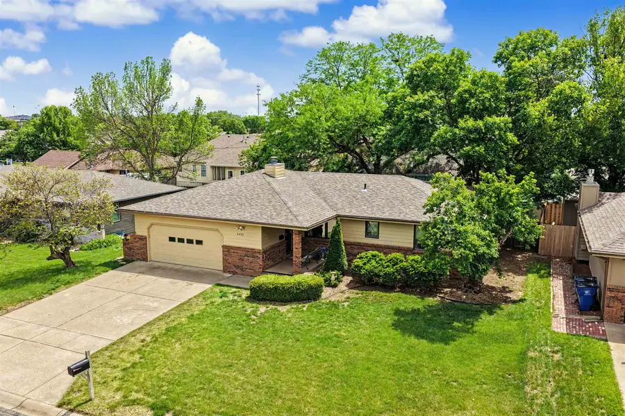 2436 Village Ln, Salina, KS 67401 - #2