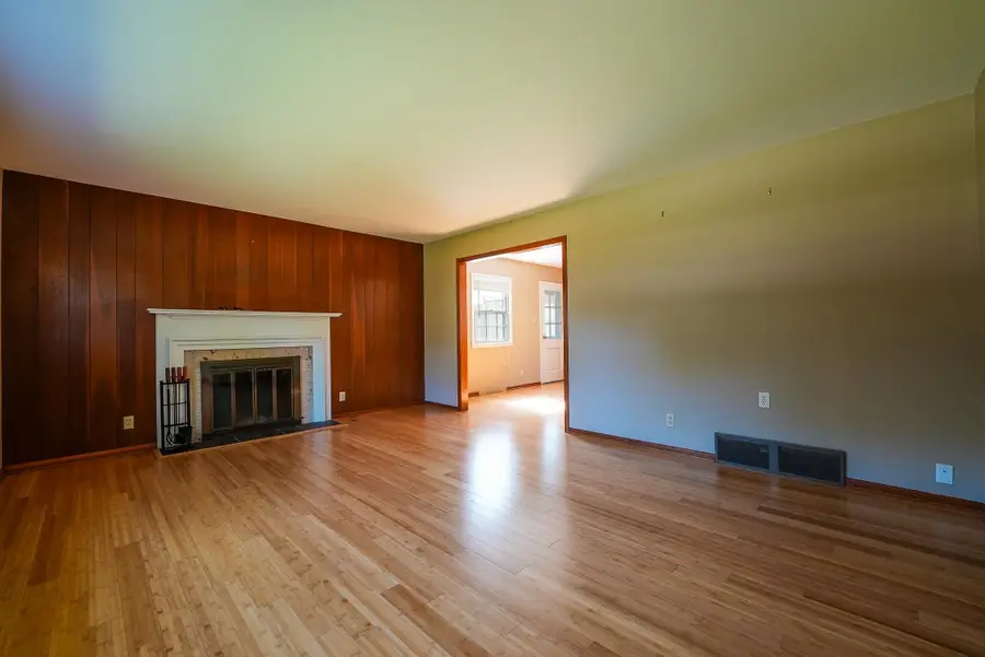 1305 W Park Ave, El Dorado, KS 67042 - #3