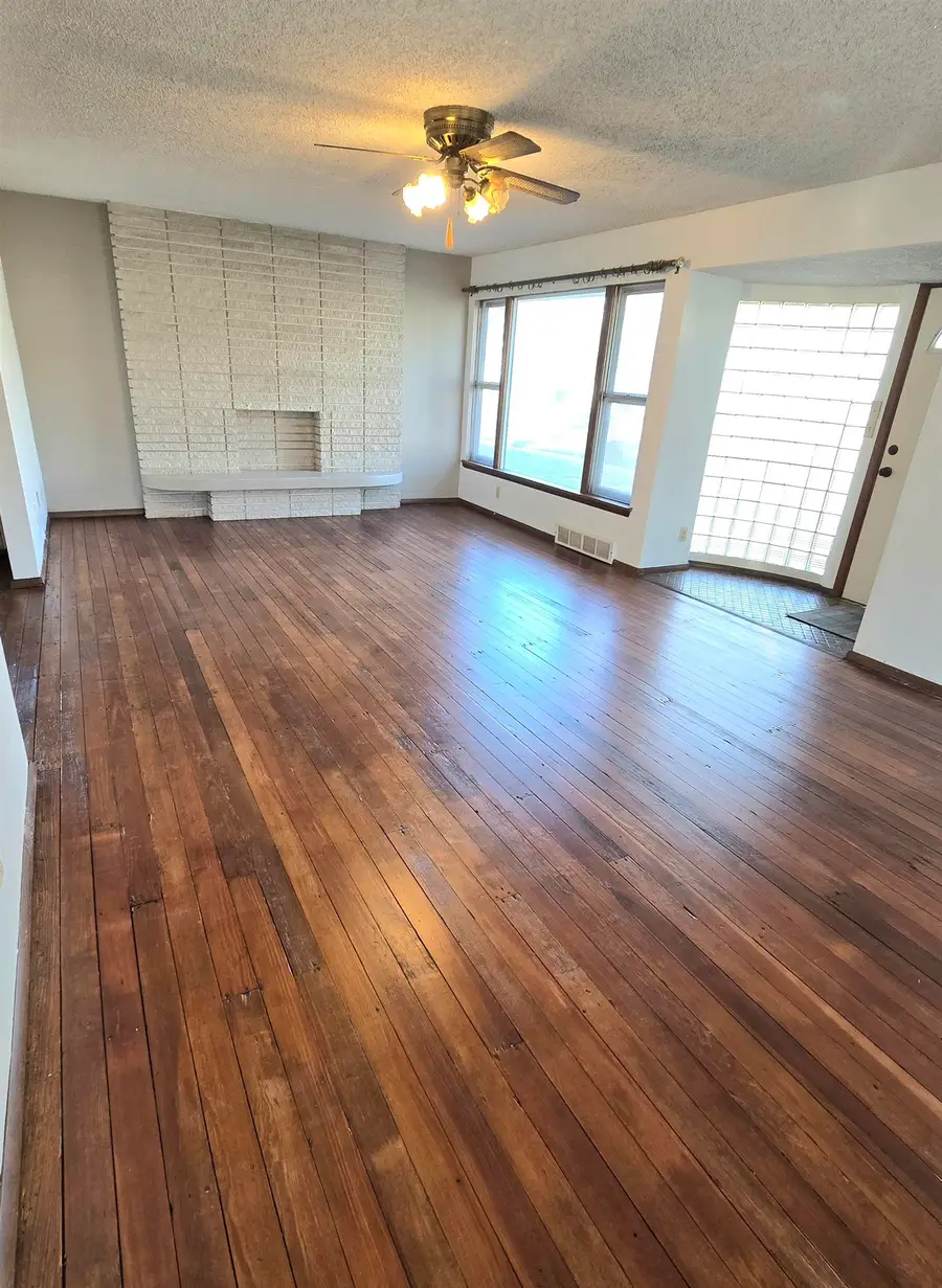 808 Sherman, Salina, KS 67401 - #3