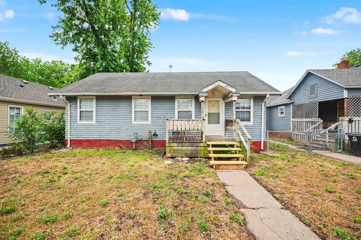 923 W Walnut St, Salina, KS 67401 - #1